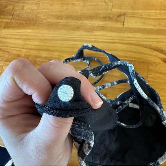 Lululemon Free To Be Bra Wild Spring Bloom Multi Full On Luxtreme Strappy Size 4 - Picture 6 of 6